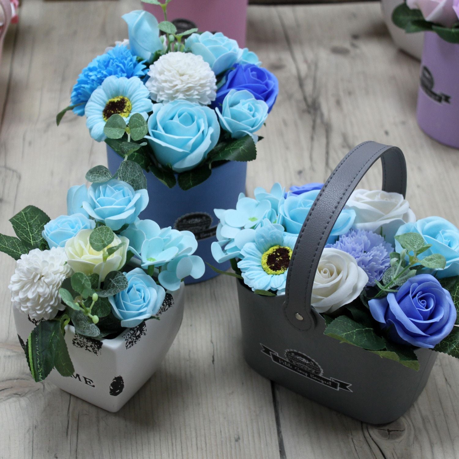 Bukiet Petite Basket – Kojący Błękit