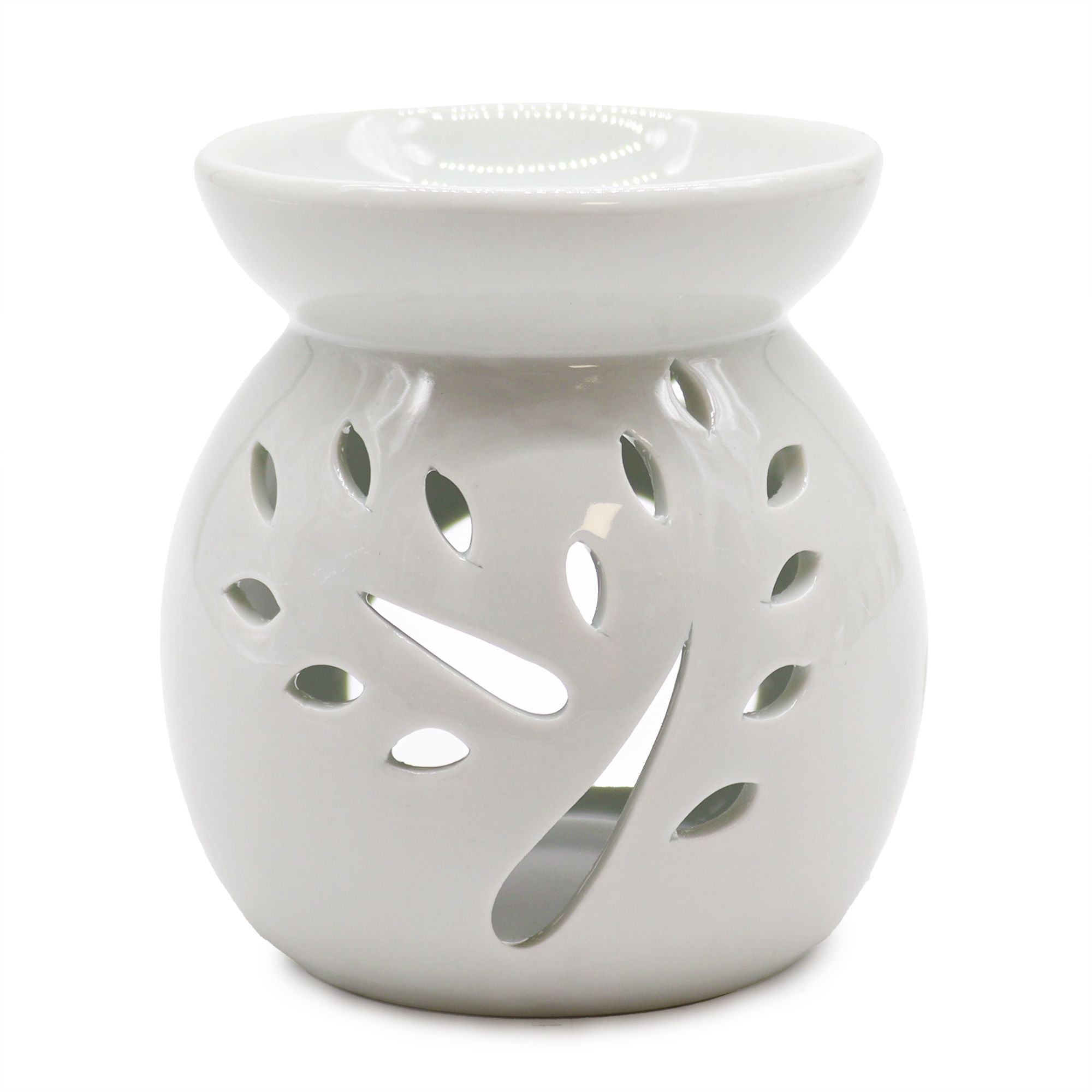 Klasyczny biały kominek ceramiczny – Wycięte drzewo