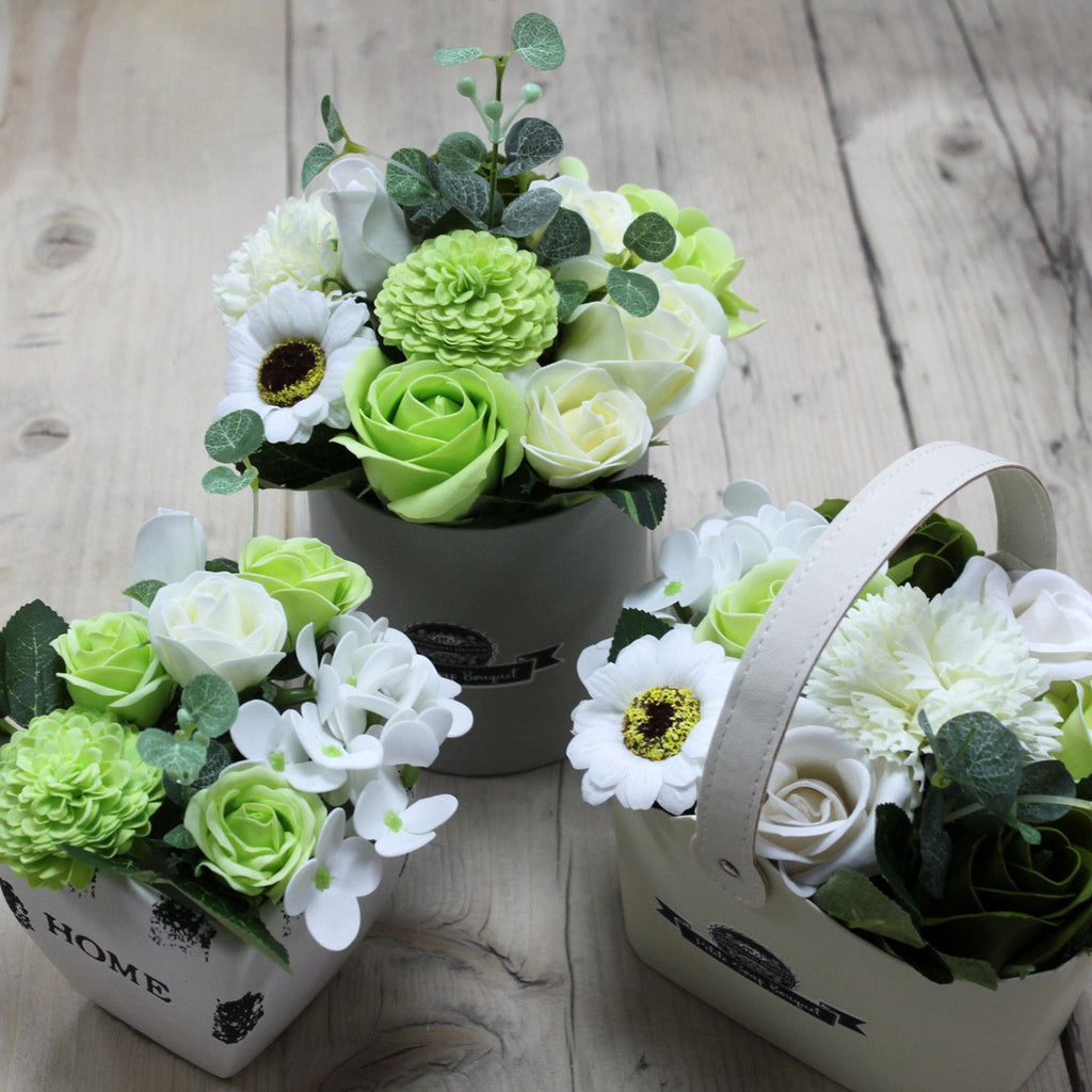 Bukiet Petite Basket – Pastelowa Zieleń